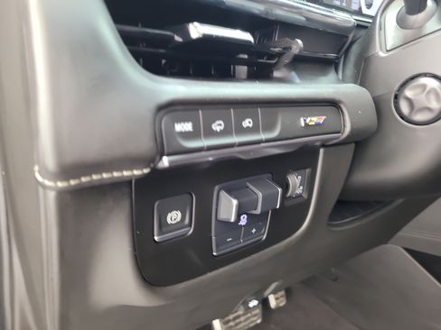 Used 2024 Cadillac Escalade V w/ LPO, ONYX Package AWD/4WD image 29
