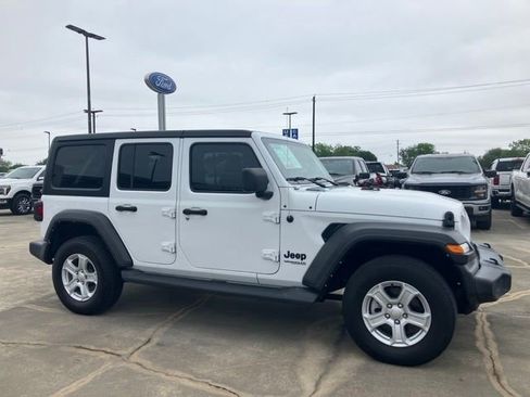 Used 2022 Jeep Wrangler Unlimited Sport AWD/4WD image 8