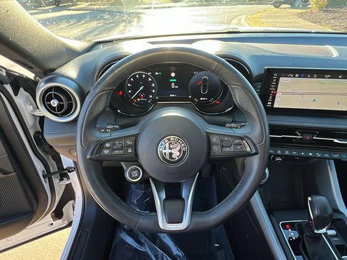 Used 2024 Alfa Romeo Tonale Sprint image 25