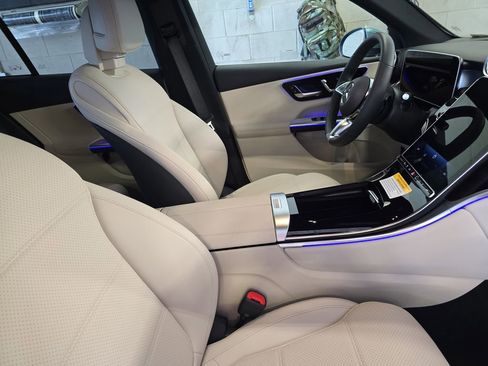Certified 2025 Mercedes-Benz GLC 350e 4MATIC image 11