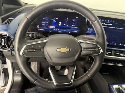 Used 2025 Chevrolet Equinox EV LT w/ Convenience Package II FWD image 19