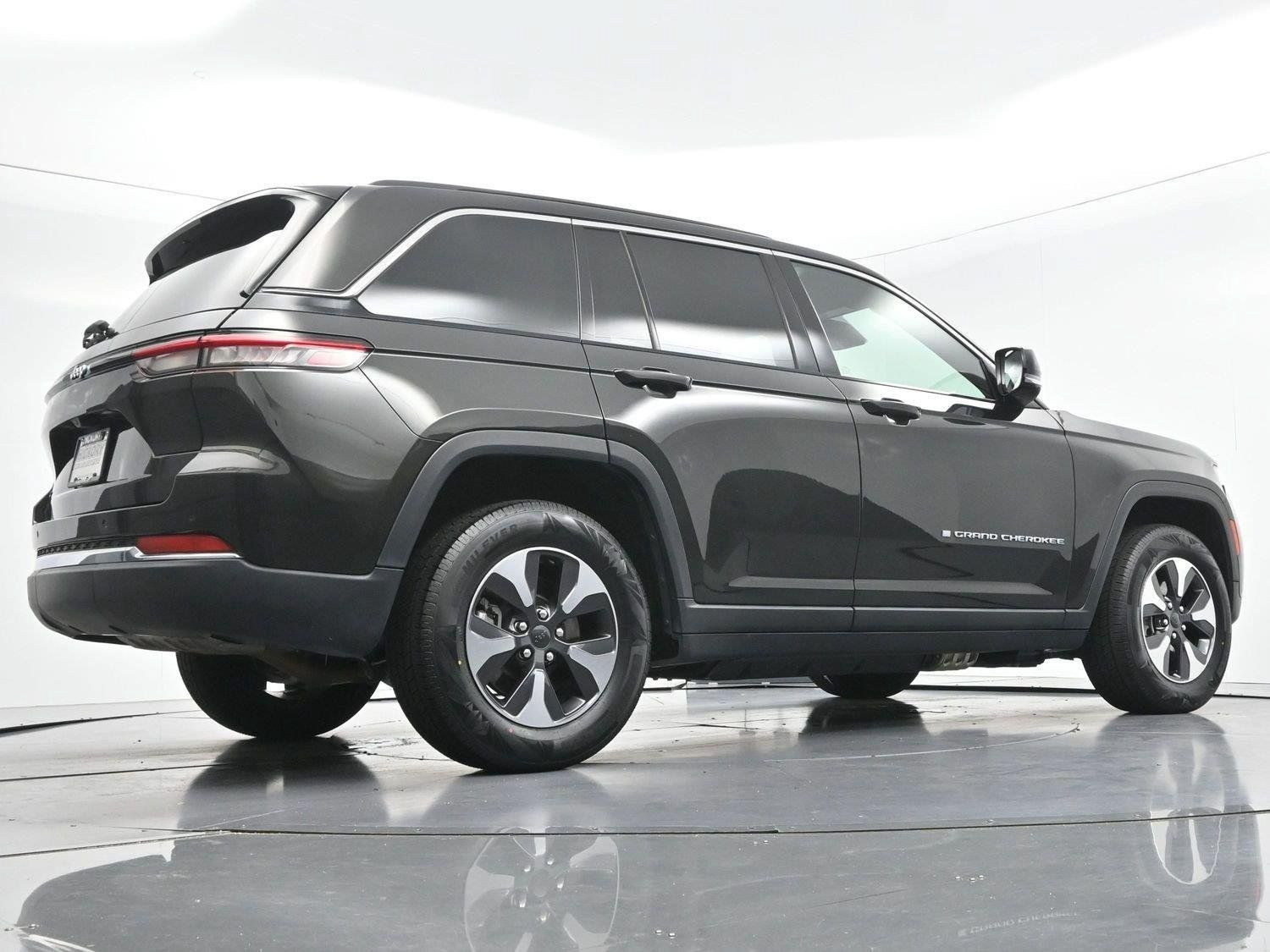 Used 2024 Jeep Grand Cherokee Limited 4xe AWD/4WD image 54
