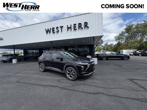 Used 2025 Chevrolet Trax LT w/ Driver Confidence Package FWD image 1