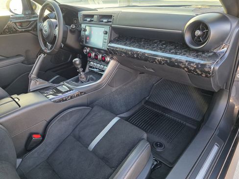 Used 2024 Toyota GR86 Premium image 25
