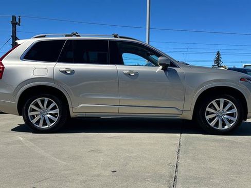 Used 2016 Volvo XC90 T6 Momentum w/ Momentum Plus Package AWD/4WD image 2