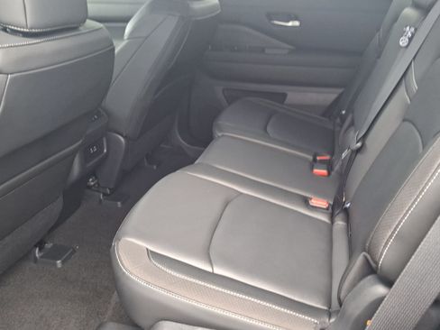 Used 2025 Nissan Pathfinder SL w/ Cargo Package FWD image 19