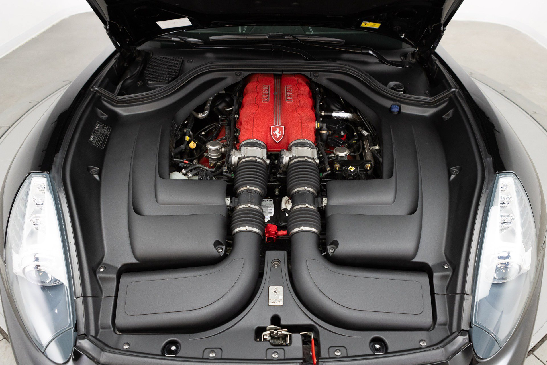 Used 2010 Ferrari California RWD image 90