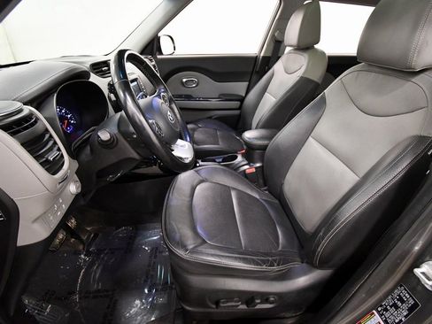 Used 2018 Kia Soul + w/ + Primo LIT Package image 14