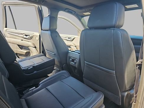 Certified 2021 GMC Yukon Denali w/ Denali Premium Package AWD/4WD image 14