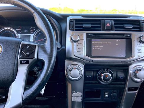 Used 2015 Toyota 4Runner SR5 image 7