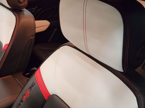 Used 2023 GMC Canyon AT4X image 34