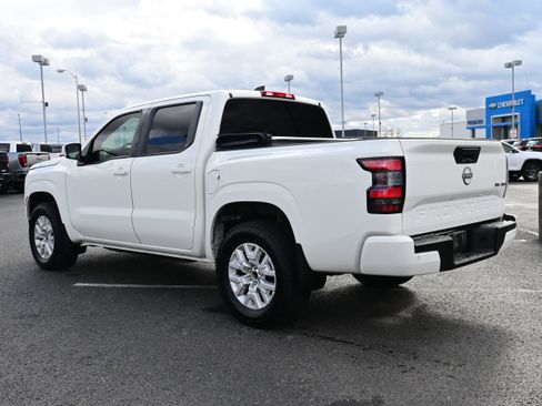 Used 2022 Nissan Frontier SV w/ Technology Package image 6