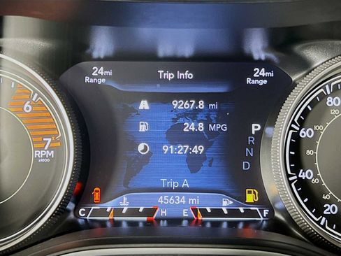 Used 2021 Jeep Cherokee Limited image 12