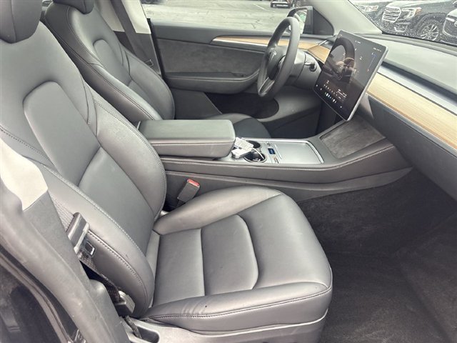 Used 2024 Tesla Model Y Long Range AWD/4WD image 27