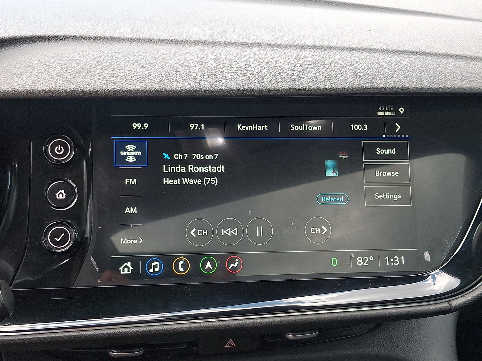 Used 2023 Buick Envision Avenir AWD/4WD image 19