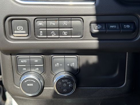 Used 2023 GMC Yukon AT4 w/ AT4 Premium Package image 30