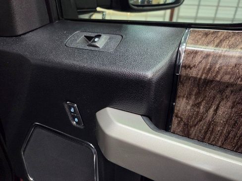 Used 2017 Ford F250 Lariat w/ Lariat Value Package image 38