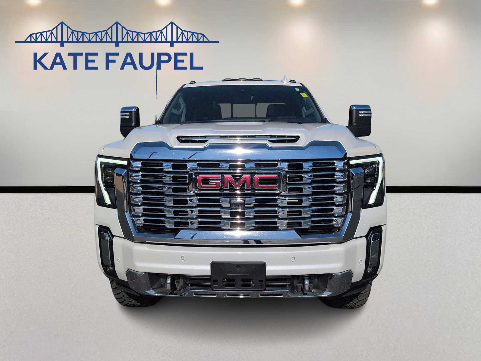 Used 2025 GMC Sierra 3500 Denali w/ Denali Reserve Package AWD/4WD image 2