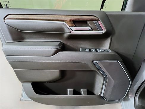 Used 2024 GMC Sierra 1500 Elevation image 32