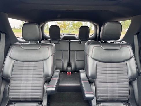 Used 2025 Ford Explorer ST-Line w/ Premium Package image 25