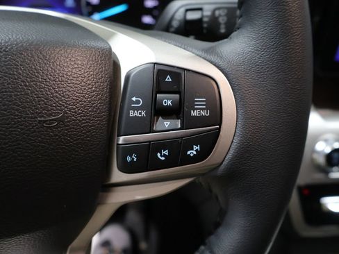Used 2024 Ford Explorer XLT AWD/4WD image 33