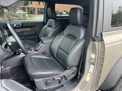 New 2026 Ford Bronco Badlands AWD/4WD image 13