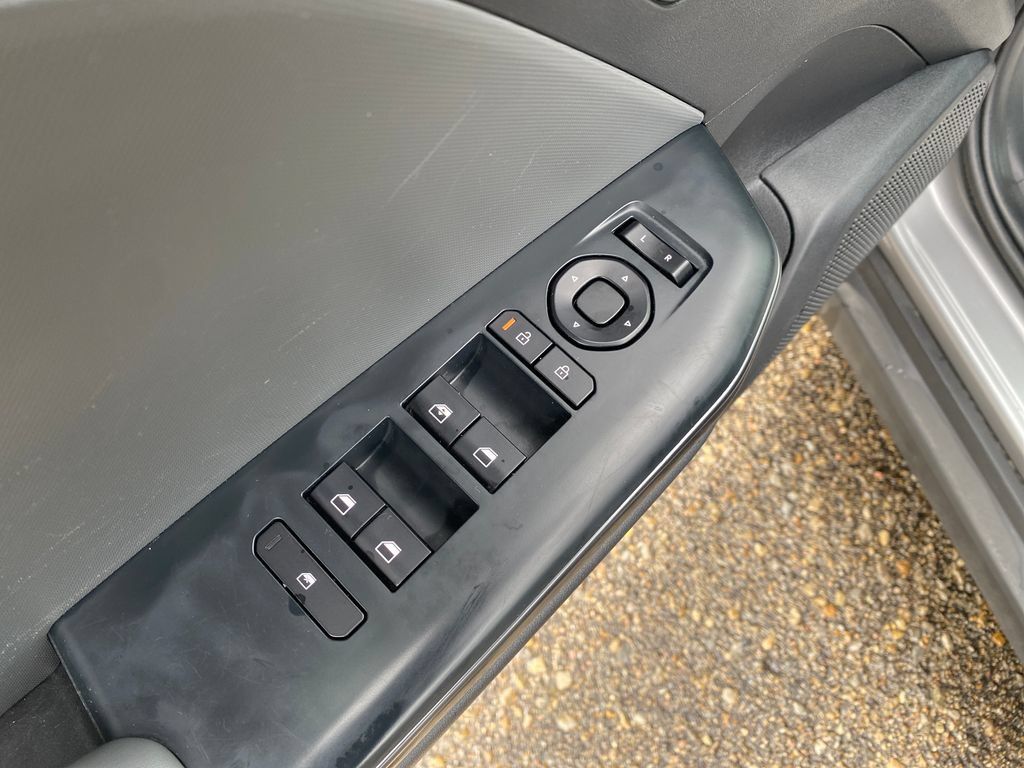 Used 2025 Kia K4 FWD image 12