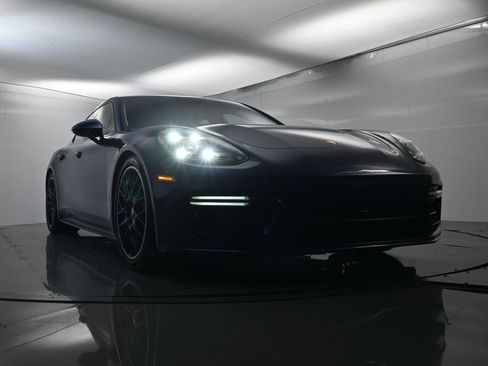 Used 2022 Porsche Panamera Turbo S image 59