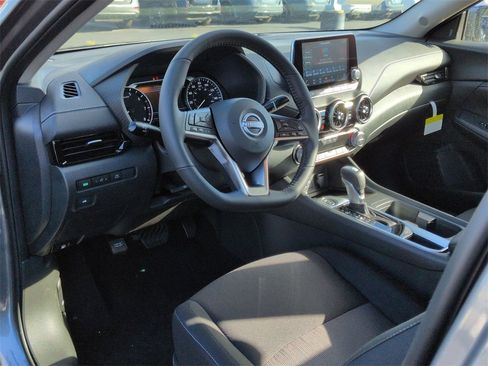 New 2025 Nissan Sentra SV image 9