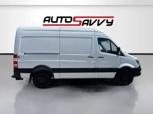 Used 2015 Mercedes-Benz Sprinter 2500 image 8