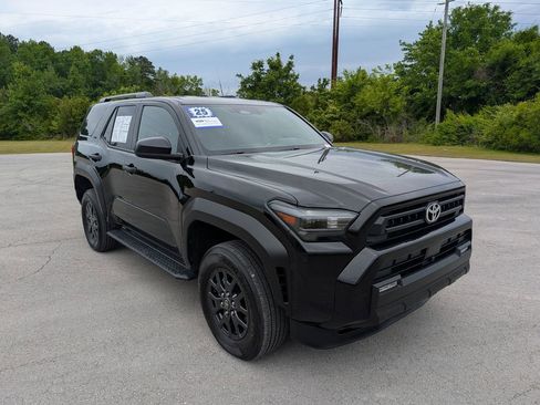 Used 2025 Toyota 4Runner SR5 AWD/4WD image 2