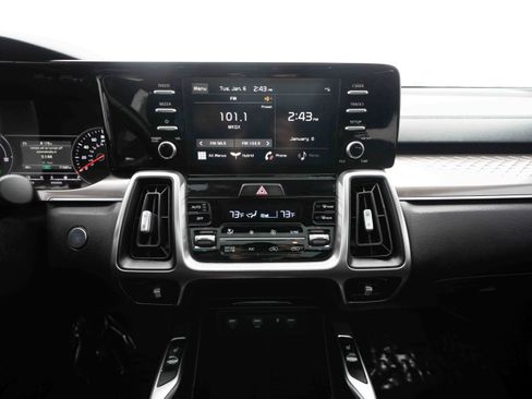 Used 2021 Kia Sorento EX image 17