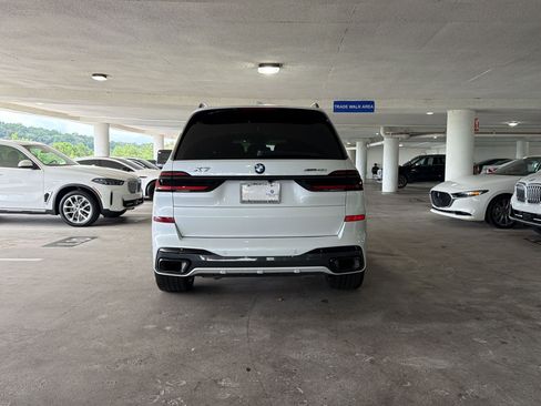 Used 2026 BMW X7 xDrive40i w/ Executive Package AWD/4WD image 9