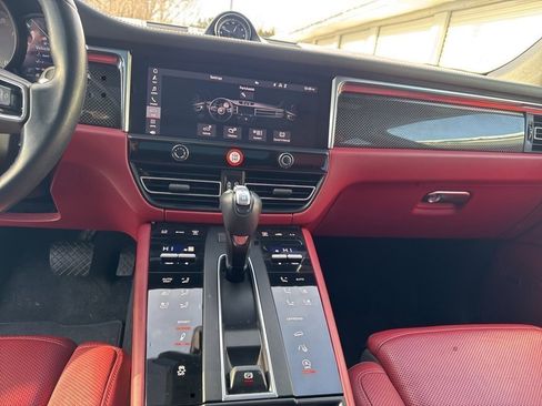 Used 2022 Porsche Macan S image 10