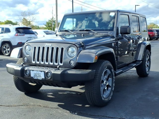 Used 2017 Jeep Wrangler Unlimited Sahara w/ Connectivity Group AWD/4WD image 2