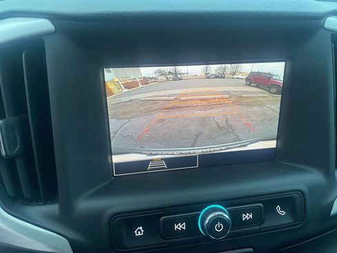 Used 2024 GMC Terrain SLE image 17