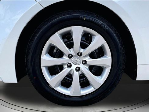 Used 2025 Toyota Corolla LE FWD image 36