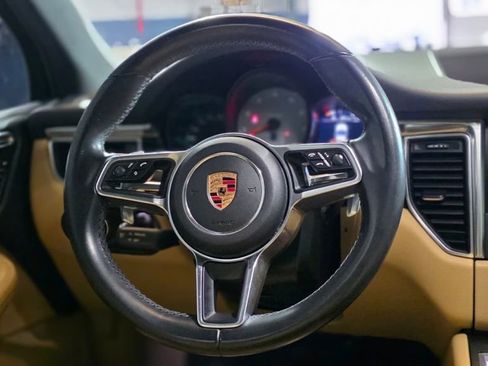 Used 2018 Porsche Macan S image 14