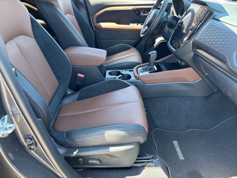 Used 2025 Subaru Forester Touring image 19