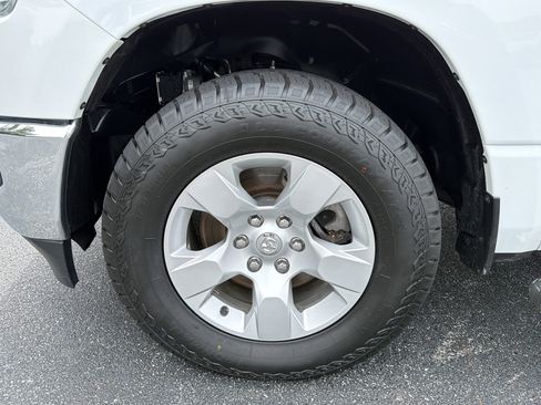 Used 2020 RAM 1500 Big Horn AWD/4WD image 11