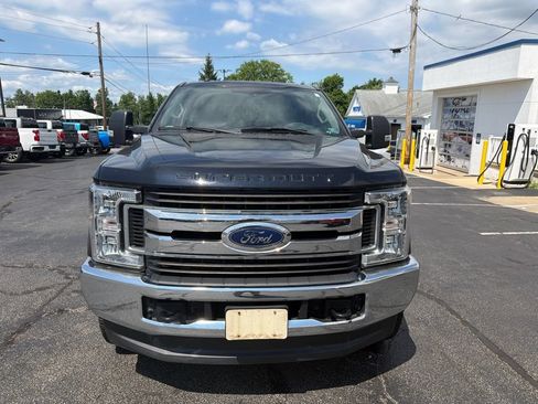 Used 2019 Ford F250 XLT AWD/4WD image 3
