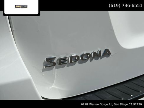 Used 2017 Kia Sedona LX FWD image 25