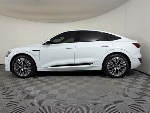 Used 2024 Audi Q8 e-tron Prestige AWD/4WD image 2