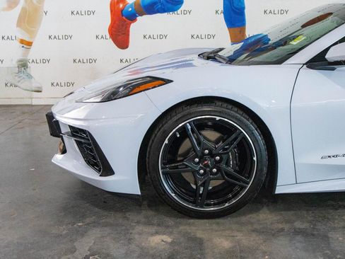 Used 2023 Chevrolet Corvette Stingray Coupe RWD image 12