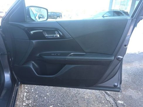 Used 2016 Honda Accord LX image 7