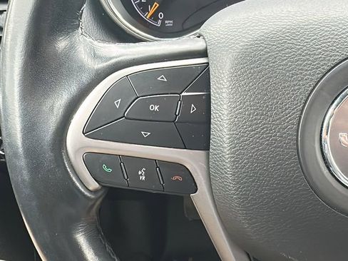 Used 2021 Jeep Grand Cherokee Laredo X image 14