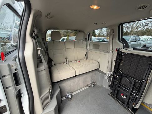 Used 2015 Dodge Grand Caravan SE w/ Quick Order Package 29E SE image 26