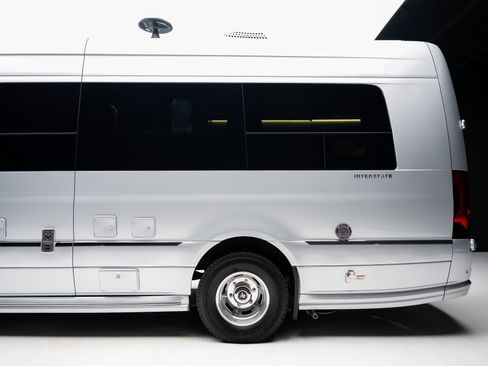 Used 2021 Mercedes-Benz Sprinter 3500 image 17