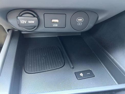 Used 2025 Hyundai Elantra Sport FWD image 18