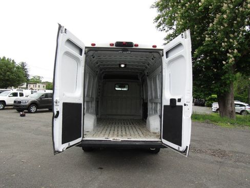 Used 2025 RAM ProMaster 3500 w/ Convenience Group FWD image 19